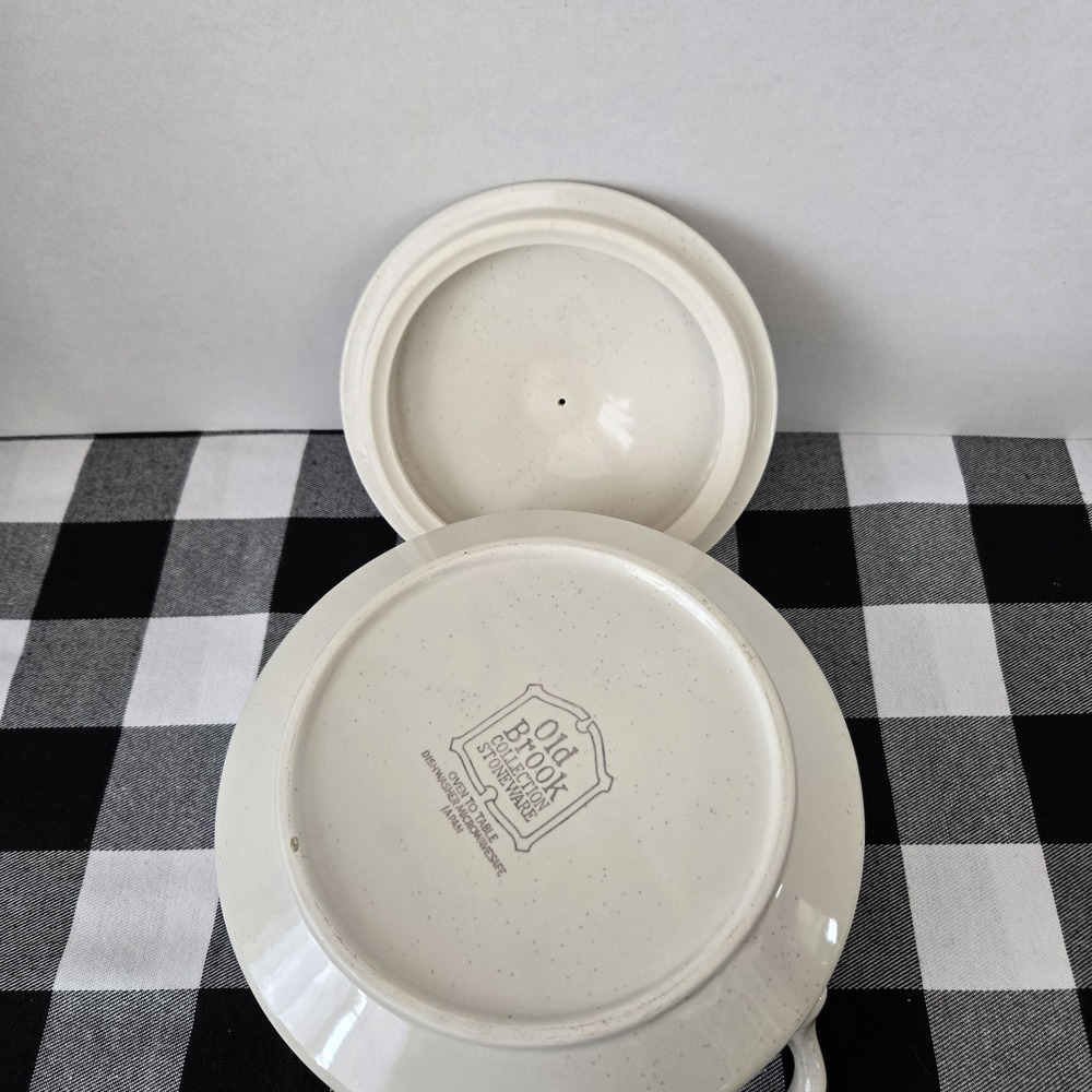 Old Brook Collection Stoneware Casserole Dish With Lid 2 Quart Oven to Table - Picture 4 of 10